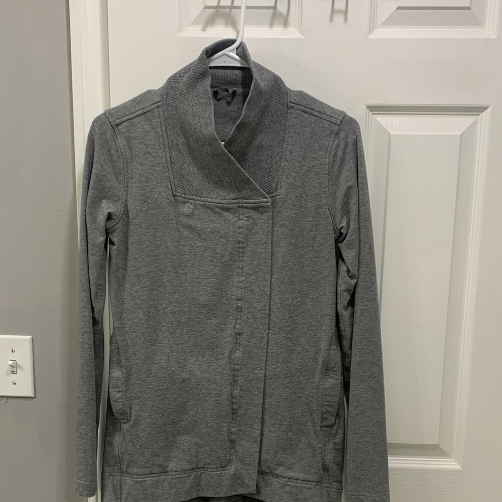 Lululemon grey button yoga wrap